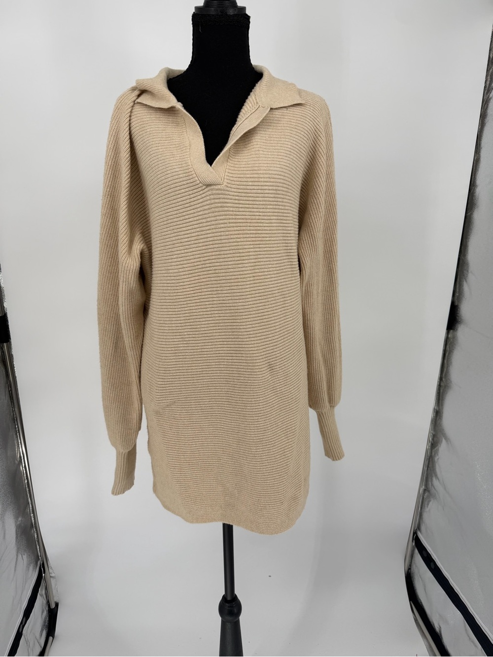 Le‎ Lis Neutral Ribbed Knit Dress - Beige